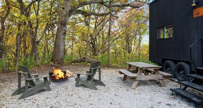 Postcard Cabins Starved Rock, Outdoor Collection by Marriott Bonvoy