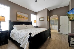4 habitaciones, tabla de planchar con plancha, wifi y ropa de cama 