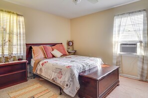 2 habitaciones, escritorio, tabla de planchar con plancha y internet 