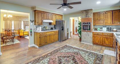 Yard & Patio! Quiet Home, 2 Mi to Dtwn Natchez