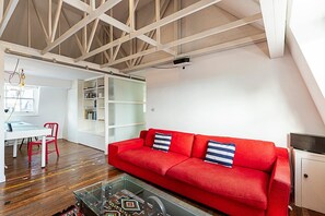 Living area - Charming Loft in Islington - Stunning View! (London)