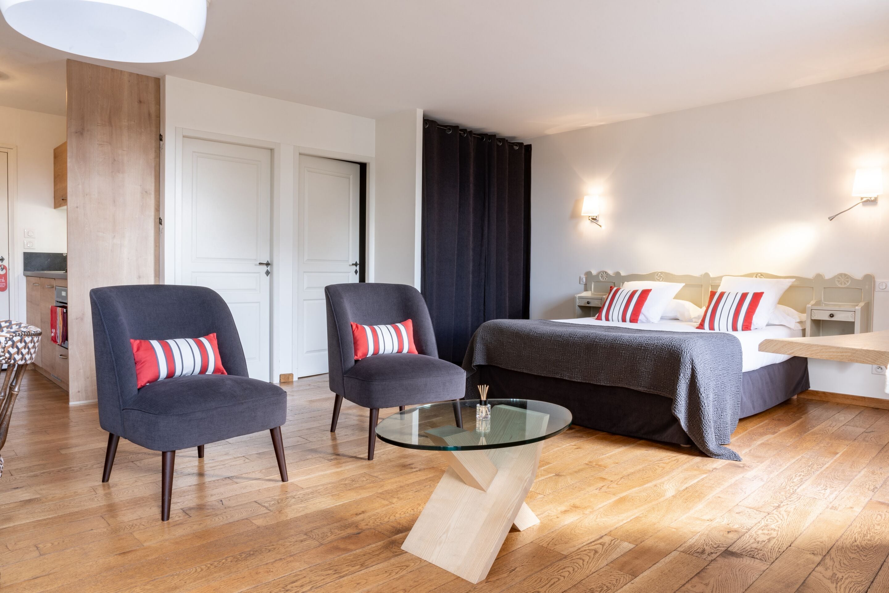 สตูดิโอ, ห้องน้ำส่วนตัว, วิวเมือง | ตู้  นิรภัยในห้องพัก, โต๊ะทำงาน, ห้องเก็บเสียง, Wi-Fi ฟรี