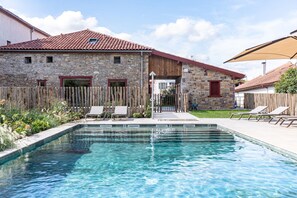 Seasonal outdoor pool - LA MAISON OPPOCA (Ainhoa)