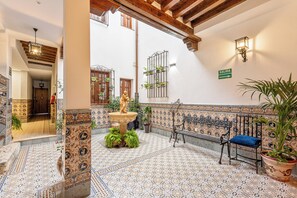 Interior entrance - Casa Museo La Merced by Stay Unique (Málaga)