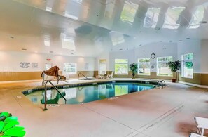 Indoor pool, a heated pool - This condominium is a 2 bedroom(s), 2 bathrooms, located in Hilton Head Island, SC. (Hilton Head Island)