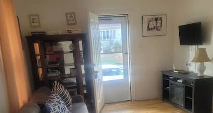 Charming 2-bedroom house with AC, WiFi in Clementon NJ