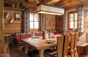 Dining - Chalet am Oberhausberg - Region Schladming-Dachstein - 4 Berge Schischaukel (Haus im Ennstal)
