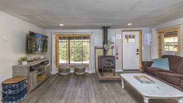 Smart-TV, Kamin, Videospiele