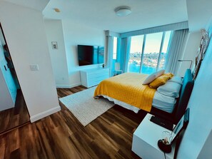 2 bedrooms, desk, iron/ironing board, free WiFi