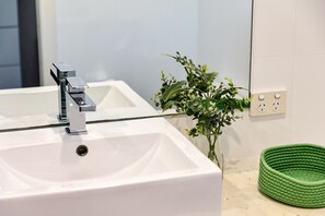 مجففات شعر، مناشف