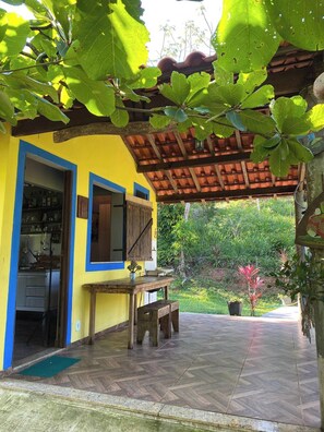 Outdoor dining - The Song of the Seriemas Site (Quatis)