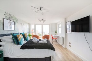4 chambres, bureau, fer et planche Ă repasser, Wi-Fi gratuit