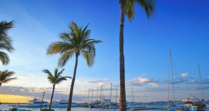 Colorful Zen APTs 2 Blocks to the Beach