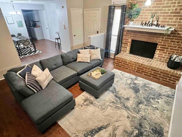 TV, fireplace