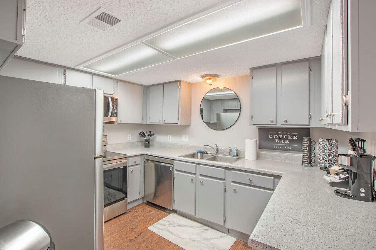 冰箱、微波炉、烤箱、炉灶