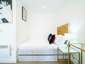 Apartamento | 1 dormitorio, tabla de planchar con plancha, wifi gratis y ropa de cama