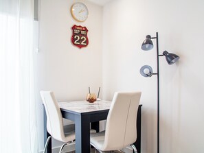 Apartment | Dining - Perfectly Located Apartment - Sheffield City (Sheffield)