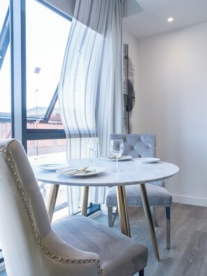 Apartment | Dining - Deluxe Studio Apartment by Sheffield City Centre (Sheffield)
