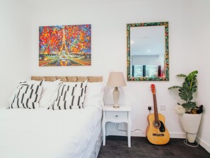 Apartment | 1 bedroom, iron/ironing board, free WiFi, bed sheets - Airy and Bright Apartment in City Center (Sheffield)