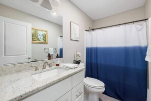 Shower, hair dryer - Family-Friendly 4BR, Near Newport, Walk to Beach (Middletown)