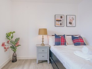 1 bedroom, iron/ironing board, free WiFi, bed sheets - Vibrant Bright Apartment Sheffield Sleeps 2 (Sheffield)