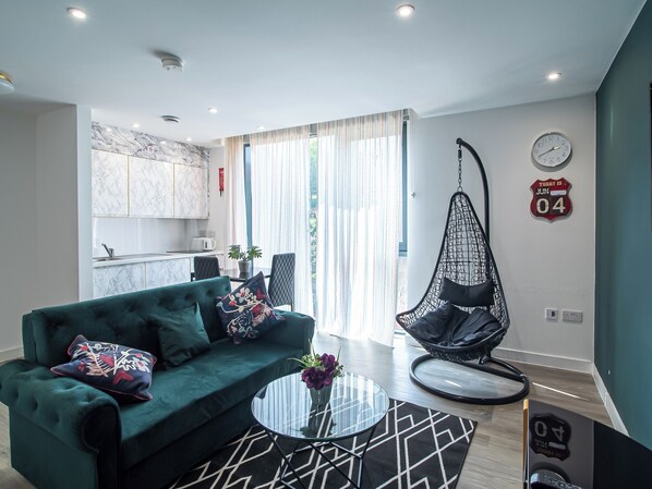 Apartemen | Area keluarga | TV