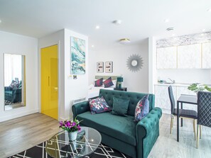 Apartment | Living area | TV - Delightful Studio Apartment in Sheffield (Sheffield)