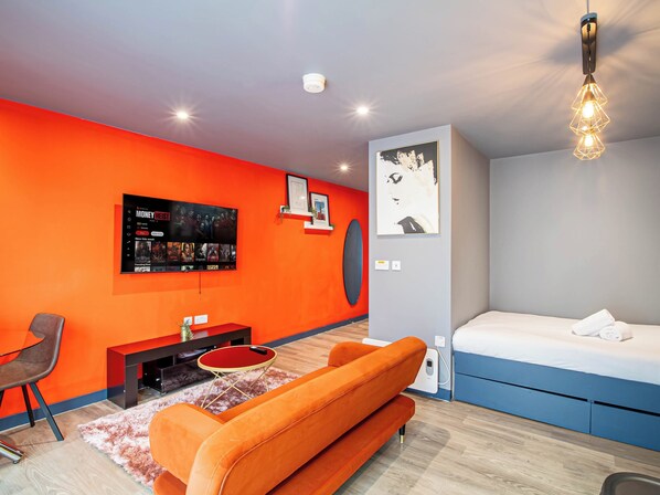 Apartament | 1 dormitori, planxa i posts de planxar, wifi gratuïta i roba de llit