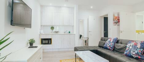 Apartment | Living area | TV