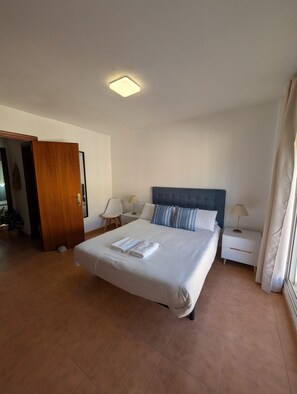 3 bedrooms, iron/ironing board, free WiFi, bed sheets - 222  Adosado Livingtarifa Happy (Tarifa)
