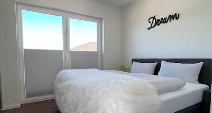 House Diemelblick 39 - Lake view. Sauna. Canine happiness.