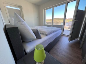 2 chambres, fer et planche à repasser, lit parapluie, Wi-Fi gratuit