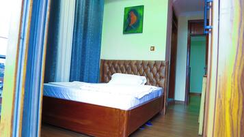 In-room safe, desk, soundproofing, iron/ironing board