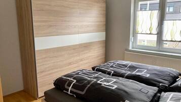 1 bedroom, free WiFi, bed sheets