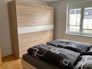 1 bedroom, free WiFi, bed sheets - Holiday apartment Bergstraße Mülsen (Mülsen)