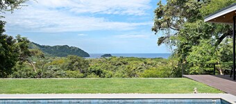 Private Paradise: Ocean Views & Pool Hideaway in Playas del Coco