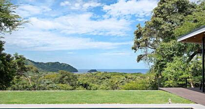 Private Paradise: Ocean Views & Pool Hideaway in Playas del Coco