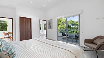 3 bedrooms, in-room safe, desk, iron/ironing board