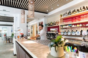 Bar (in der Unterkunft)