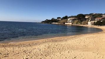 Beach nearby, sun-loungers