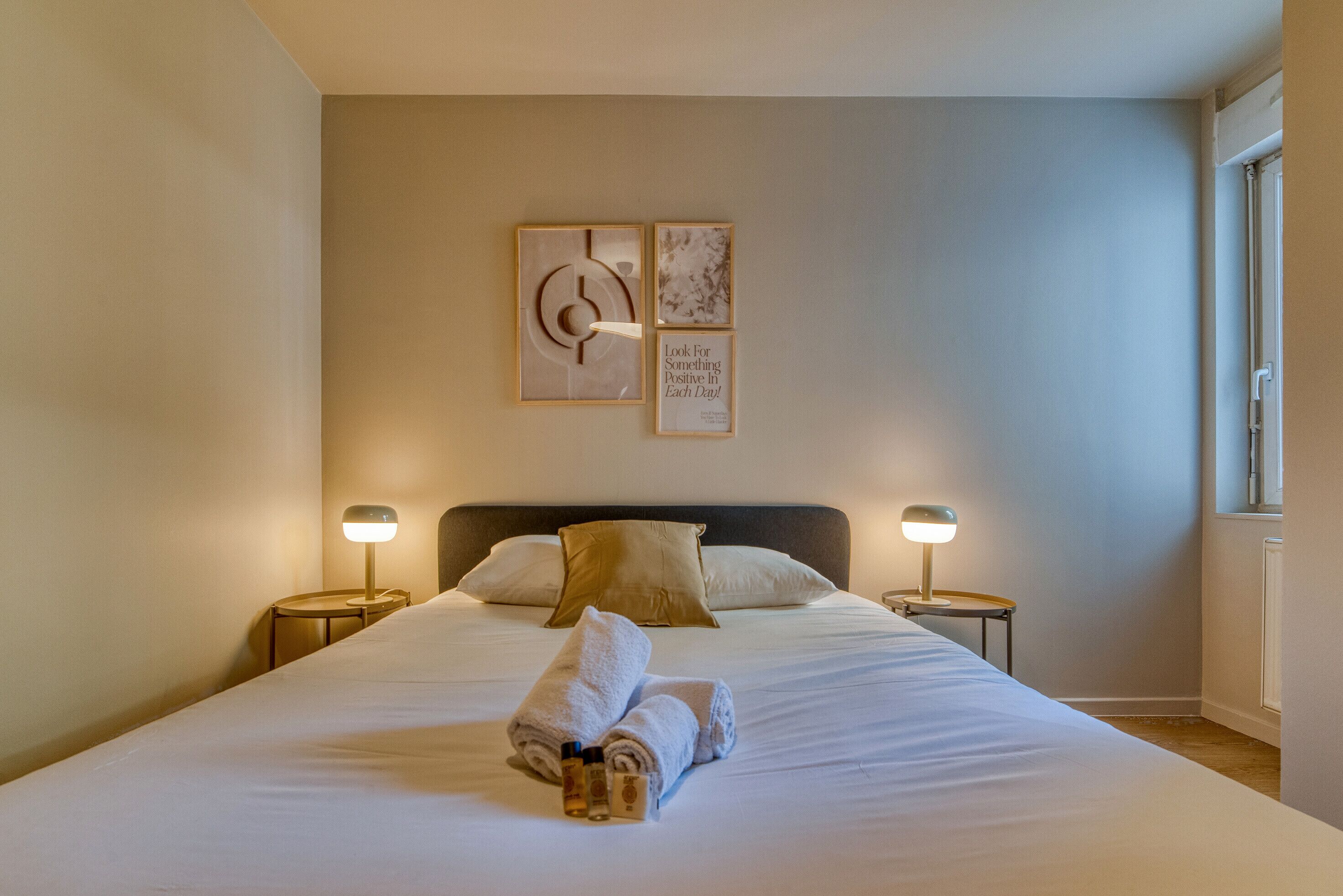 1 chambre, fer et planche à repasser, Wi-Fi, draps fournis