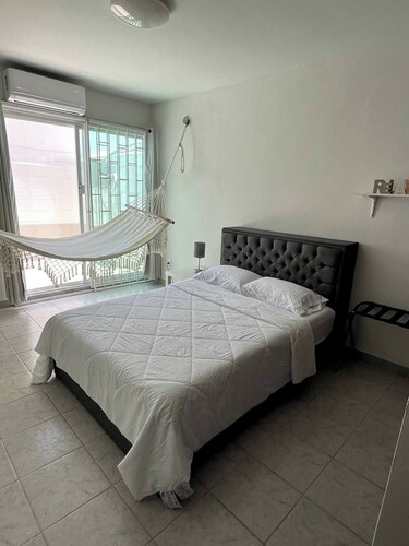 Well located air-conditioned apartment We bill!