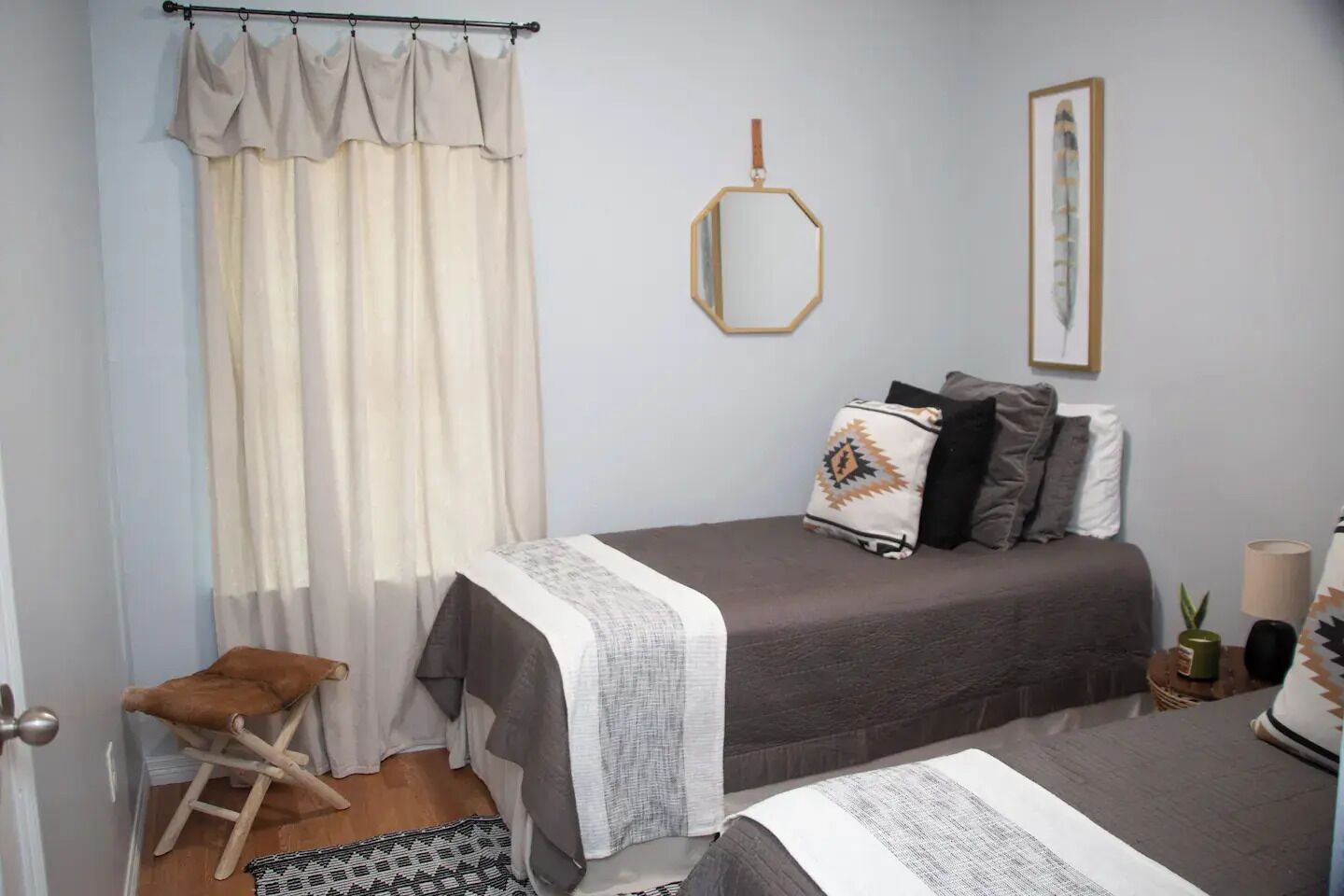 3 chambres, fer et planche à repasser, Wi-Fi, literie fournie