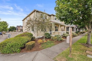 Exterior - Sweet Home Away from Home! (Lacey)