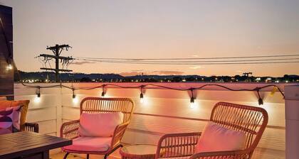 Lookout Getaway: Luxury 4 Bedroom, Rooftop Deck