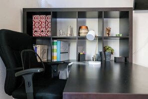 Interior - Silicon Valley Executive home in Santa Clara
(Santa Clara)