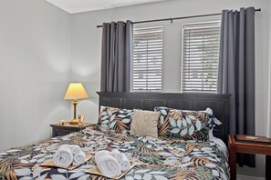 4 bedrooms, desk, iron/ironing board, WiFi