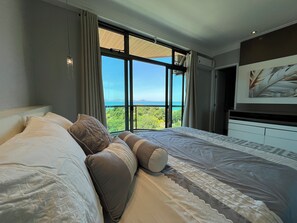 Apartamento Deluxe, balcón, vistas al mar | 2 dormitorios, espacio para trabajar con un portátil, cortinas opacas