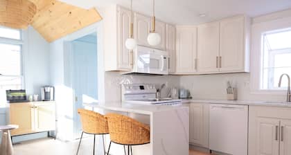 Bright Escape, Top-Rated Design, Fire pit, Near Beach