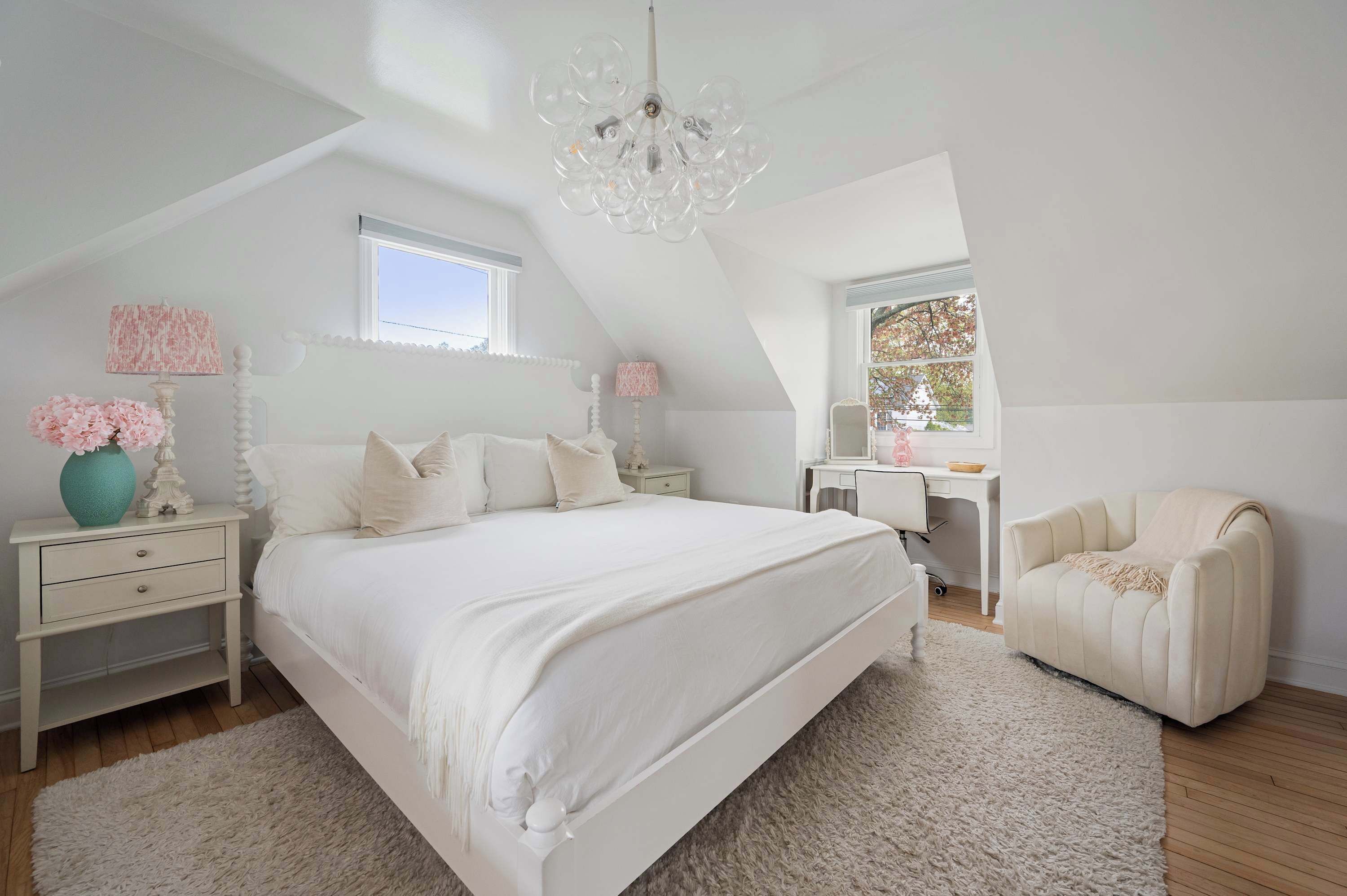 3 bedrooms, in-room safe, desk, iron/ironing board
